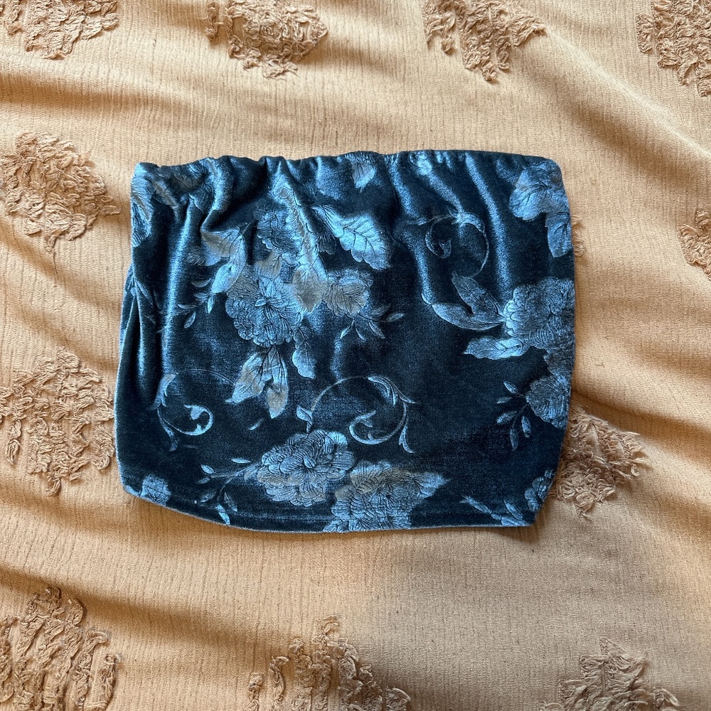 Urban Outfitters cropped green velvet tube floral top